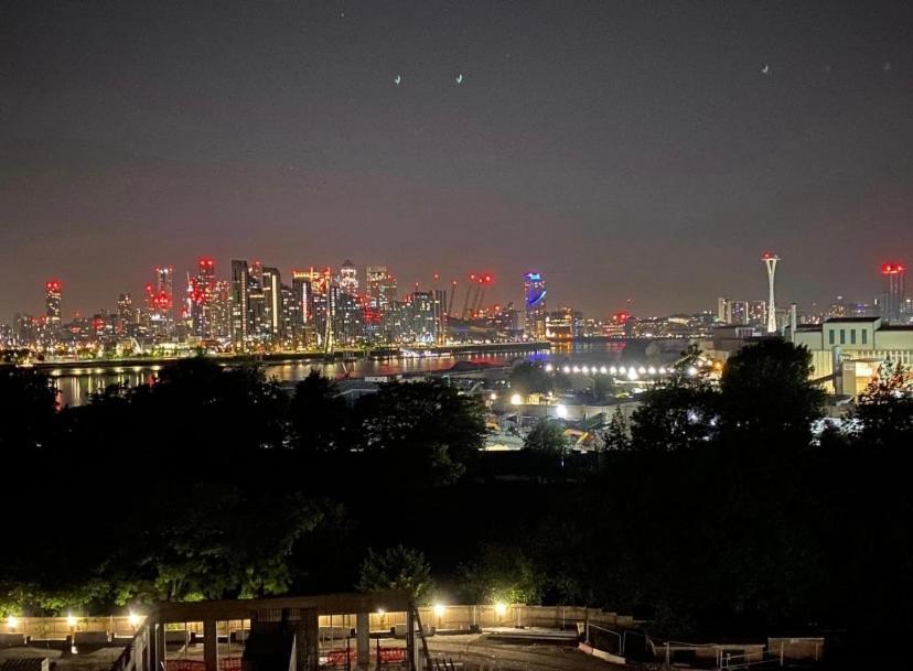 Large Double Room Overlooking The Thames 런던 외부 사진